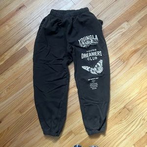 YOUNGLA 🤎 brown sweats
